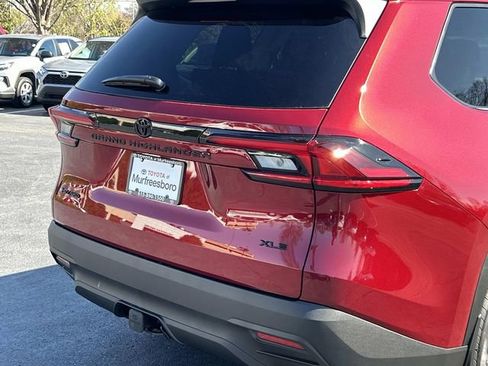 New 2026 Toyota Grand Highlander XLE image 11