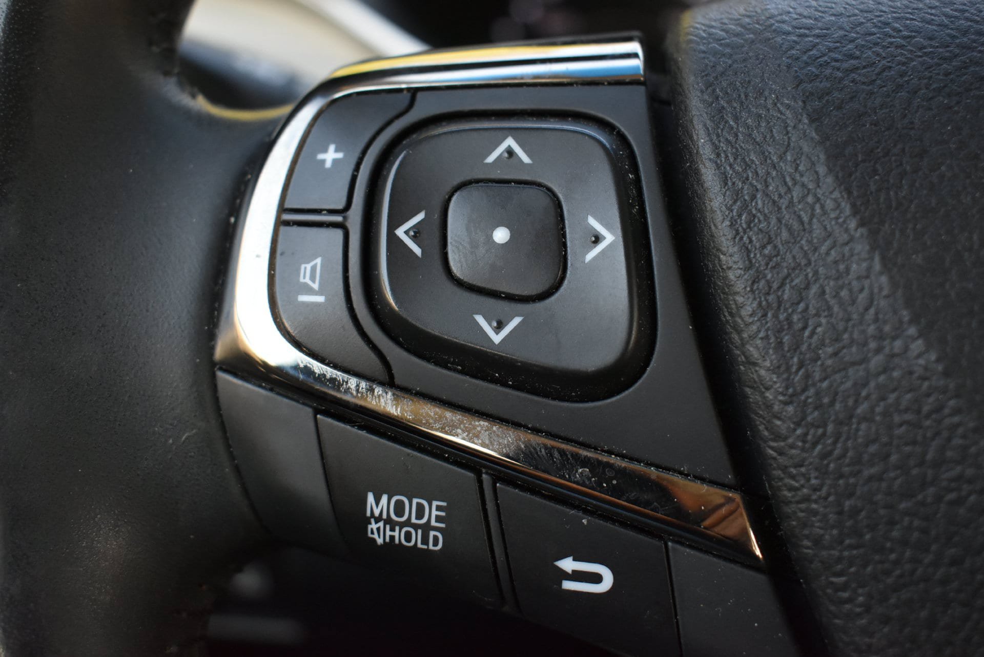 Used 2016 Toyota Avalon Limited w/ Toyota Safety Sense Package FWD image 19