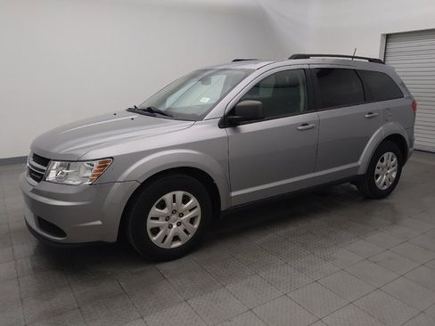 Used 2018 Dodge Journey SE w/ Popular Equipment Group image 2
