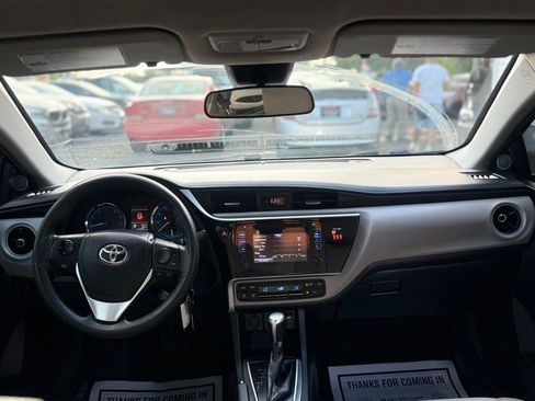 Used 2018 Toyota Corolla LE FWD image 9