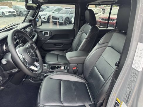 Used 2021 Jeep Wrangler Unlimited Sahara AWD/4WD image 6