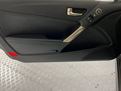 Used 2013 Hyundai Genesis 3.8 image 21