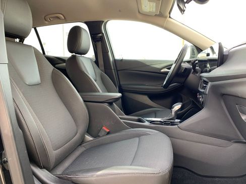 Used 2025 Buick Encore GX Preferred AWD/4WD image 35