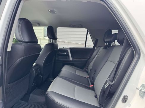 Used 2018 Toyota 4Runner SR5 Premium AWD/4WD image 9
