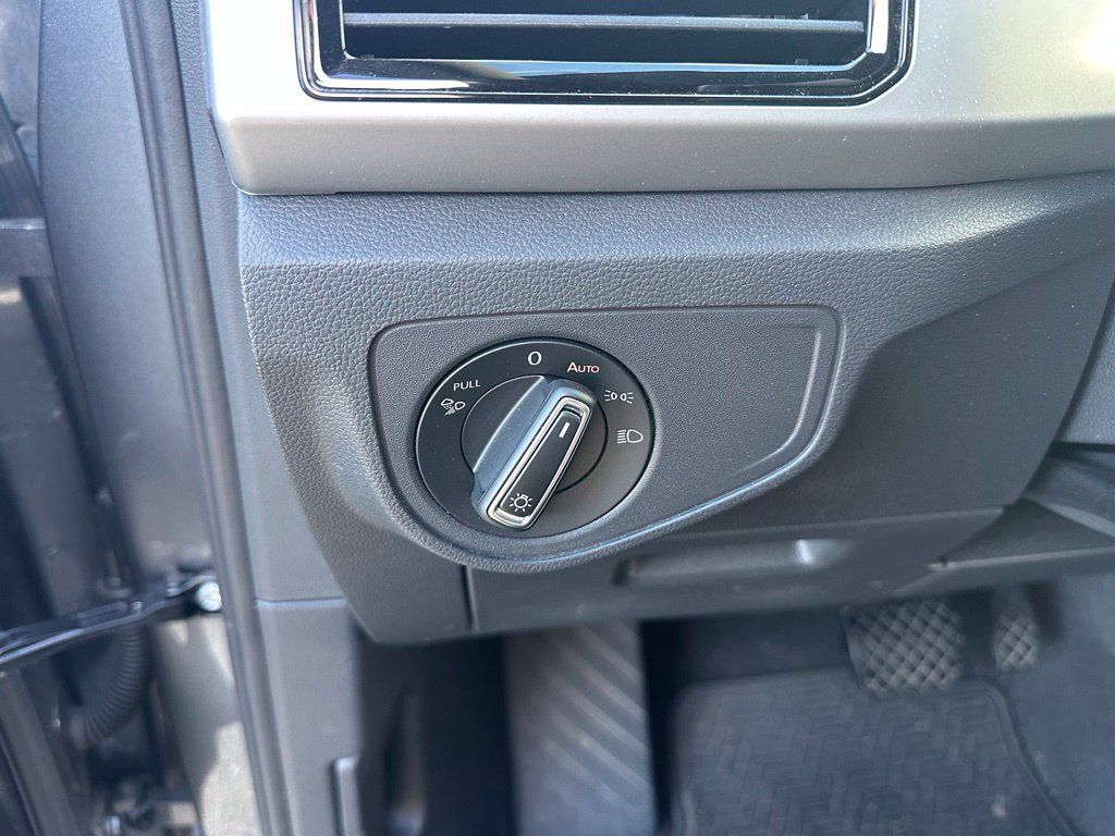 Certified 2023 Volkswagen Atlas Cross Sport SE FWD image 14