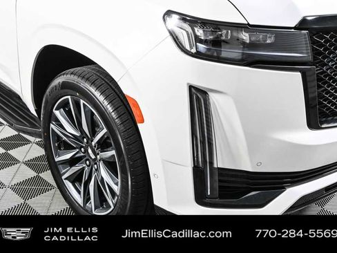 Used 2022 Cadillac Escalade Sport w/ LPO, Illumination Package image 41