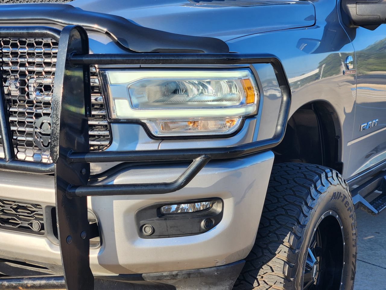 Used 2023 RAM 3500 Laramie AWD/4WD image 9