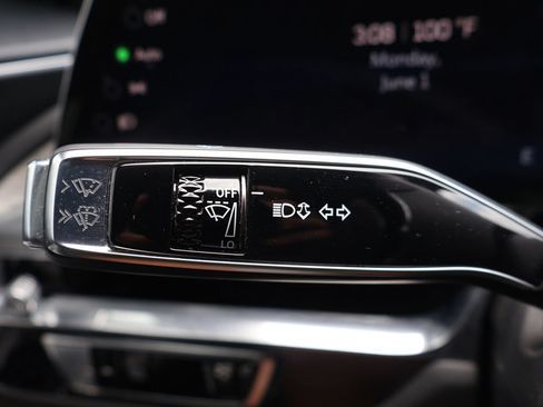 Used 2025 Cadillac Lyriq Luxury RWD image 50