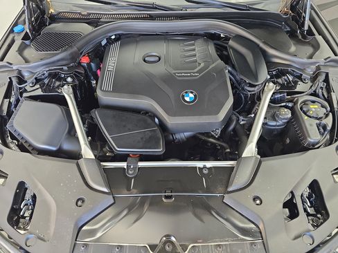 Used 2023 BMW 530i w/ Convenience Package image 31