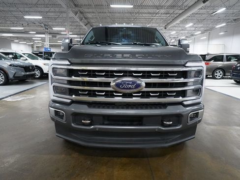 Used 2023 Ford F250 Platinum image 11