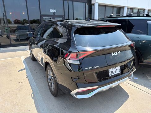 Used 2024 Kia Sportage SX FWD image 3