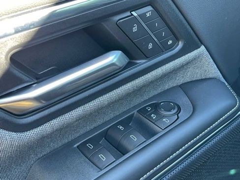 New 2026 GMC Sierra EV Elevation w/ Premium Package AWD/4WD image 18