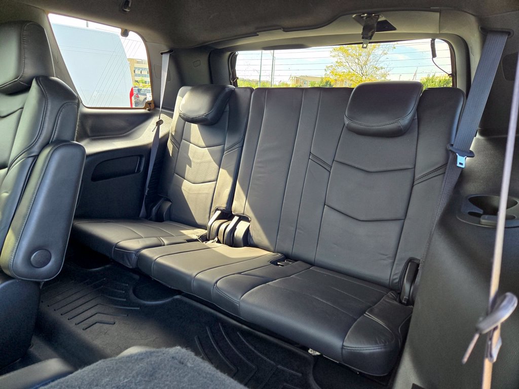 Used 2020 Cadillac Escalade Platinum w/ Escalade Sport Edition AWD/4WD image 30