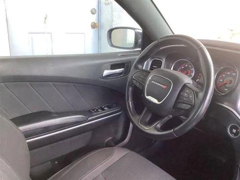 Used 2019 Dodge Charger SXT image 15