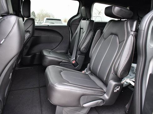 New 2026 Chrysler Voyager LX FWD image 9