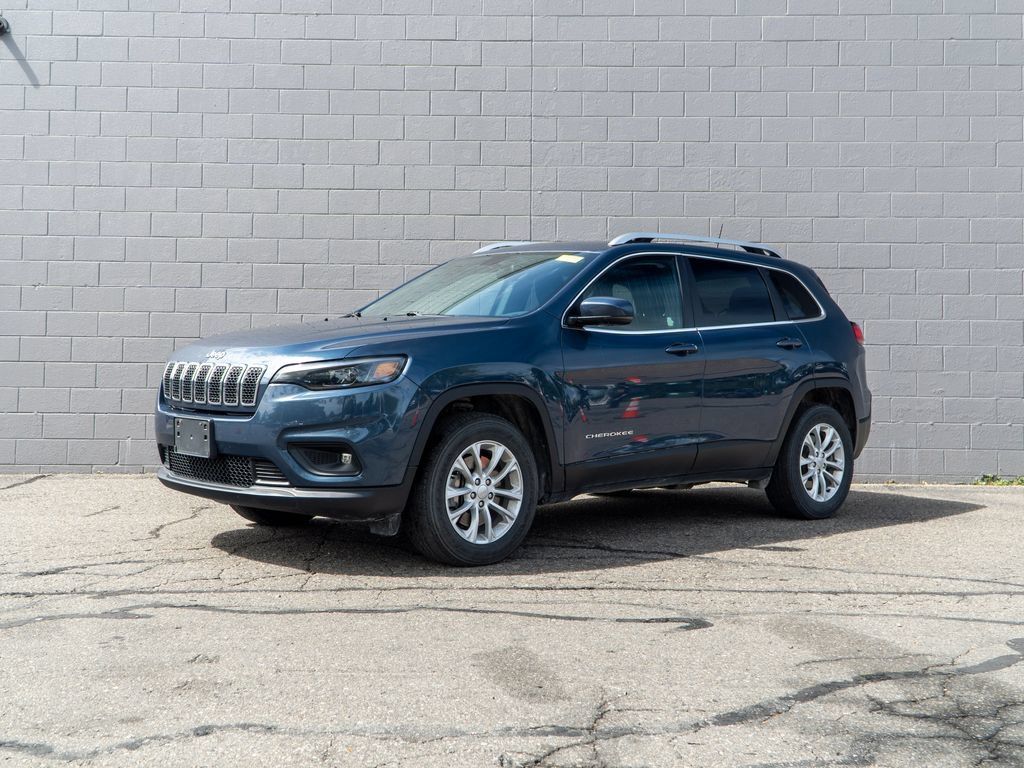 Used 2019 Jeep Cherokee Latitude w/ Cold Weather Group AWD/4WD image 1