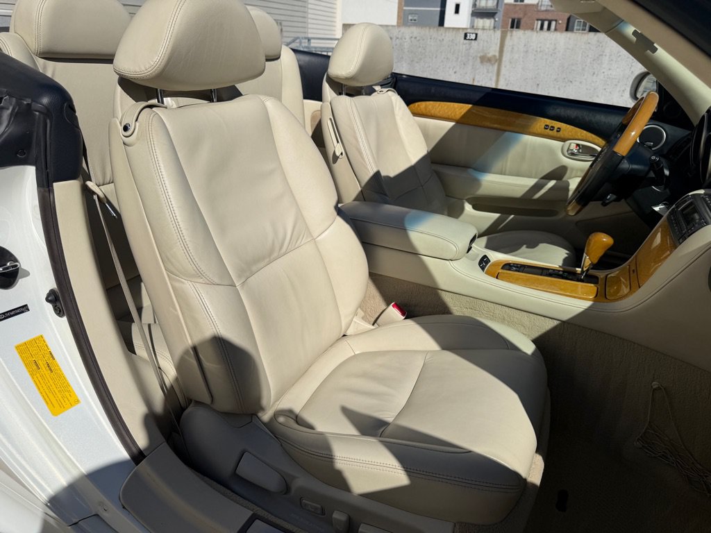 Used 2004 Lexus SC 430 Convertible w/ Preferred Accessory Pkg RWD image 22