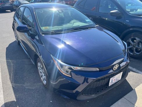 Certified 2022 Toyota Corolla LE FWD image 2