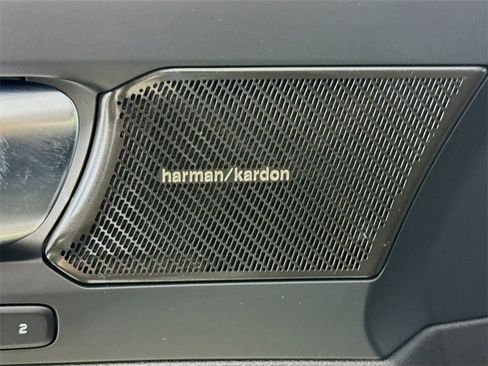 Certified 2023 Volvo C40 P8 Recharge Ultimate w/ Protection Package Premier image 19