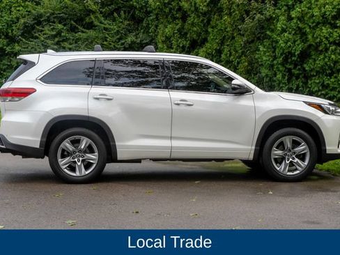 Used 2019 Toyota Highlander Limited FWD image 4