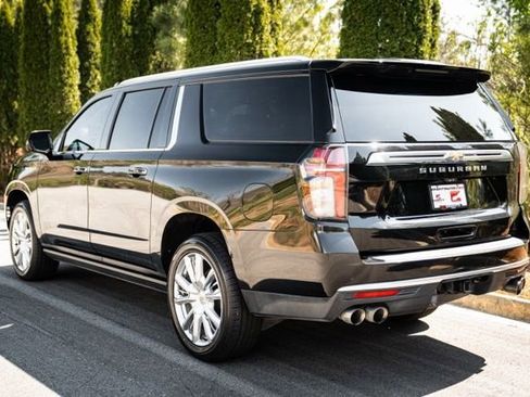 Used 2021 Chevrolet Suburban High Country w/ Premium Package AWD/4WD image 15