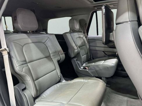 Used 2018 Lincoln Navigator Reserve w/ Technology Package AWD/4WD image 35
