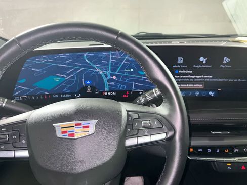 Used 2025 Cadillac XT4 Premium Luxury image 17