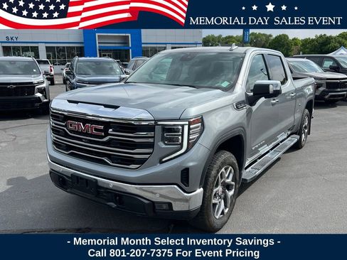 Used 2023 GMC Sierra 1500 SLT w/ SLT Premium Package AWD/4WD image 2