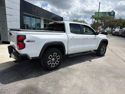 Used 2024 Chevrolet Colorado Z71 w/ Z71 Convenience Package 2 AWD/4WD image 9