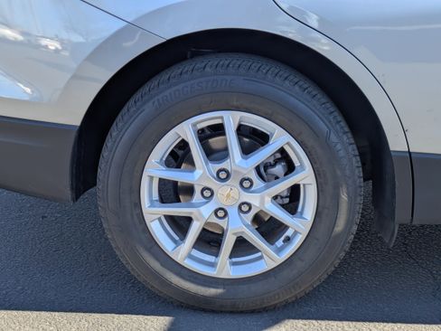 Used 2024 Chevrolet Equinox LT image 9