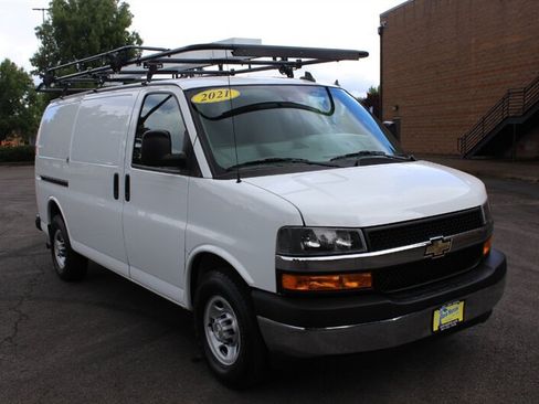 Used 2021 Chevrolet Express 3500 w/ Driver Convenience Package RWD image 1