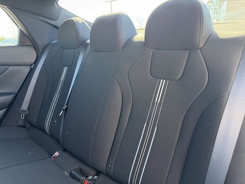 Used 2025 Hyundai Elantra Sport image 18