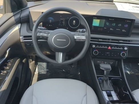New 2025 Hyundai Santa Cruz SEL FWD image 16