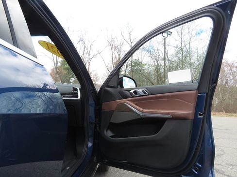 Used 2021 BMW X5 xDrive40i w/ Premium Package AWD/4WD image 12