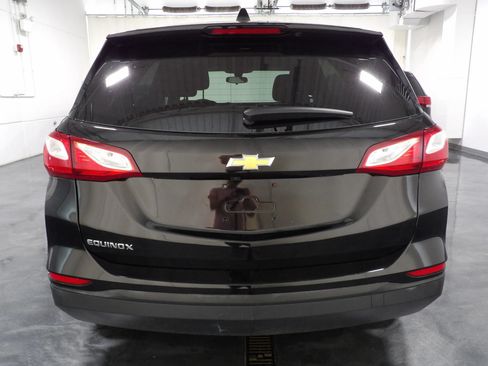 Used 2019 Chevrolet Equinox LS w/ LS Convenience Package FWD image 5