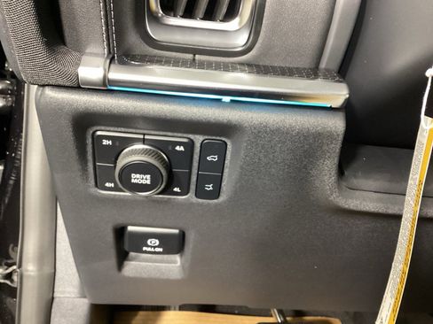 New 2026 Ford Expedition Platinum w/ Stealth Appearance Package AWD/4WD image 24