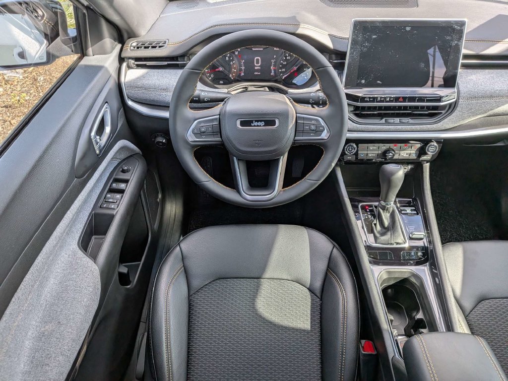 New 2026 Jeep Compass Latitude AWD/4WD image 15