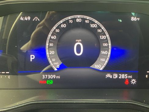 Used 2023 Volkswagen Jetta SE w/ Panoramic Sunroof Package FWD image 23