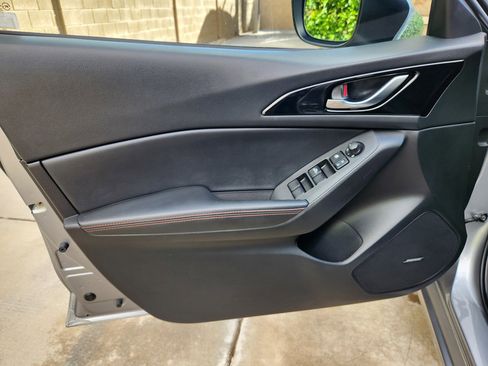 Used 2016 MAZDA MAZDA3 s Grand Touring w/ Technology Package FWD image 35