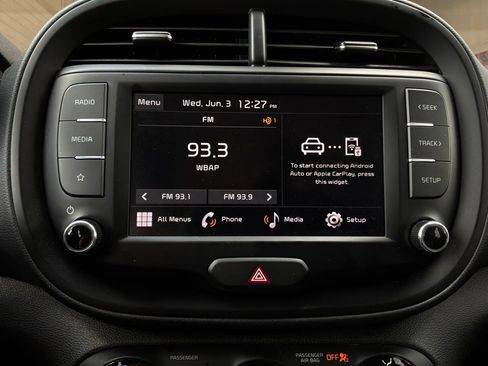 Used 2025 Kia Soul LX w/ LX Technology Package FWD image 26