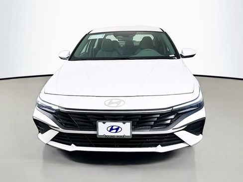 New 2026 Hyundai Elantra SE FWD image 2