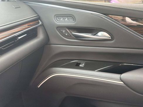 Used 2023 Cadillac Escalade Luxury RWD image 19