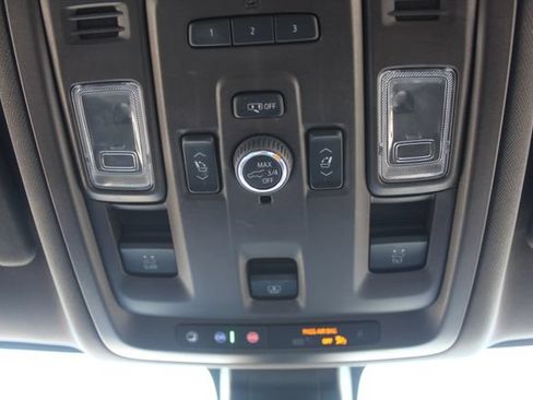 Used 2022 Chevrolet Tahoe LT w/ Luxury Package AWD/4WD image 34