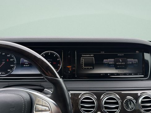 Used 2015 Mercedes-Benz S 550 4MATIC Sedan image 18