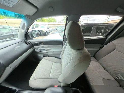 Used 2014 Toyota Tacoma PreRunner w/ Convenience Package RWD image 26