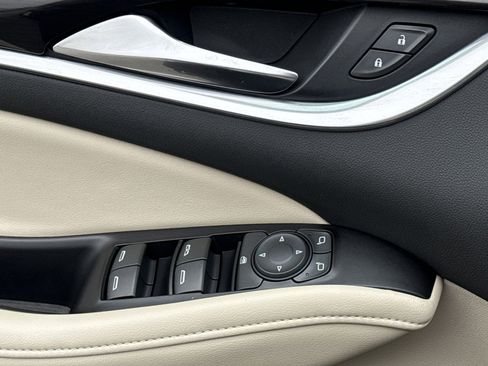 Used 2018 Buick Enclave Essence image 13