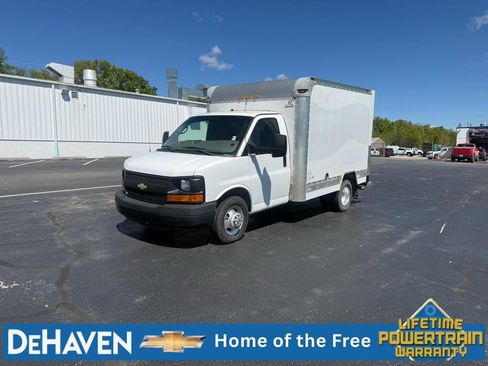 Used 2015 Chevrolet Express 3500 RWD image 2
