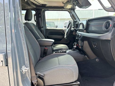 Certified 2026 Jeep Wrangler Unlimited Rubicon AWD/4WD image 16