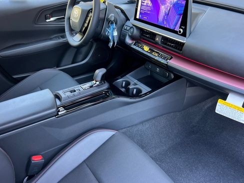 New 2027 Toyota Prius Plug-In Hybrid FWD image 16