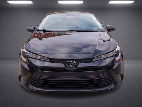 Used 2024 Toyota Corolla LE image 9